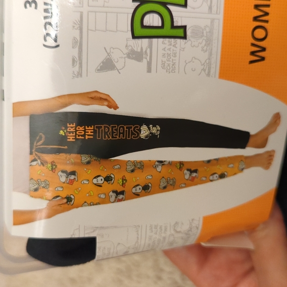 Peanuts sleepwear - Picture 2 of 6